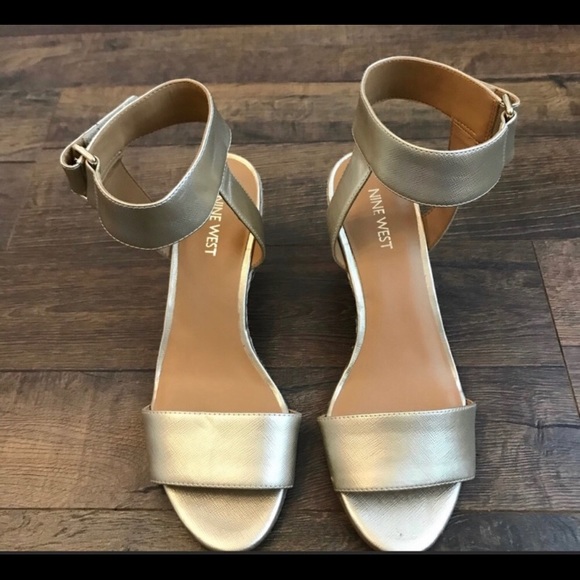 Nine West “Riley” Gold Wedge Sandals - Picture 2 of 5